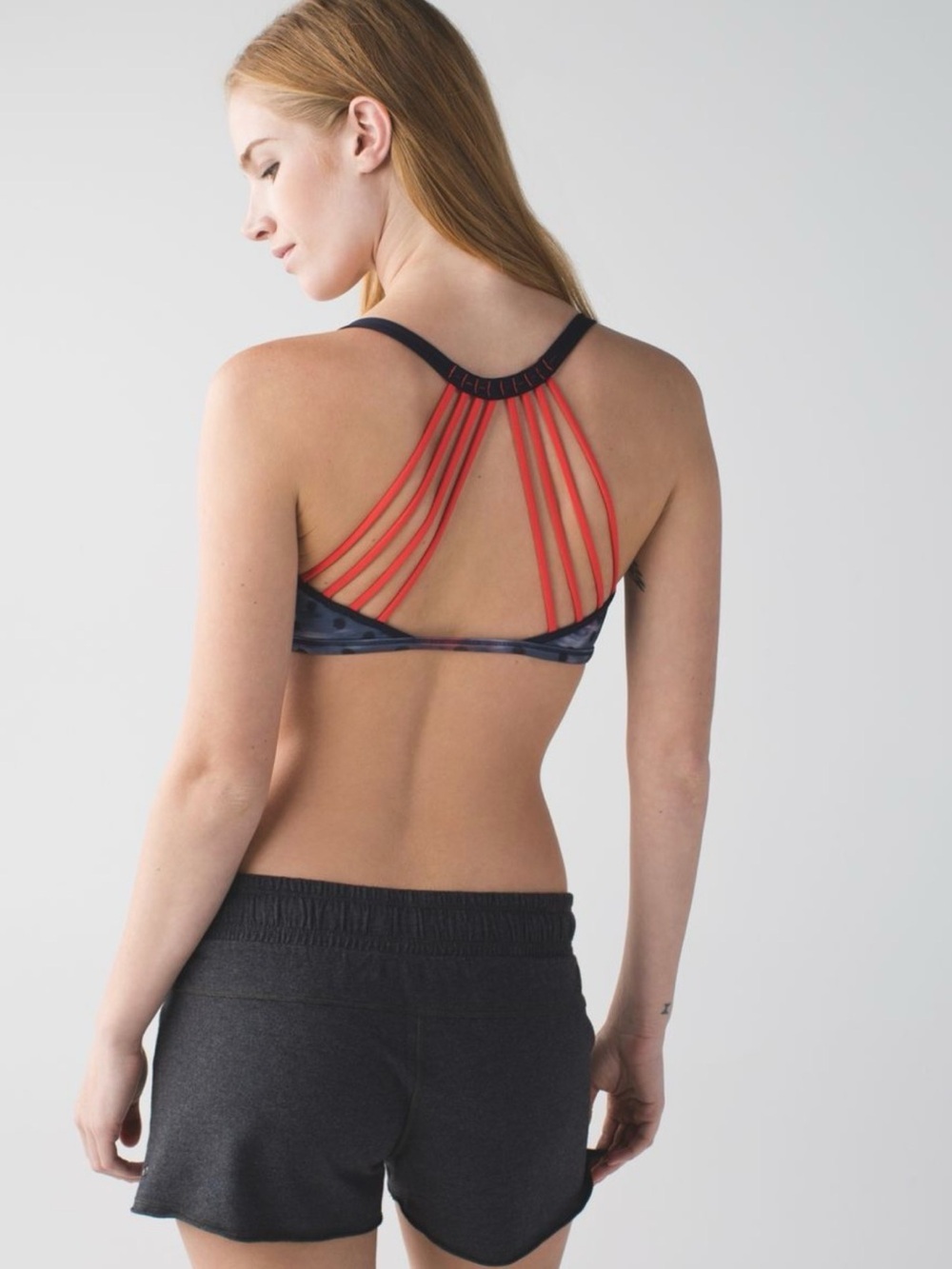 Lululemon Lighten Up Bra
Windy Blooms Regal Plum Multi / Naval Blue / Alarming✨